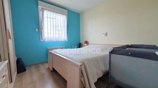 VAUVILLERS (70). Ensemble immobilier composé d'une maison d'habitation de 170m² et d'un bâtiment de 520m²