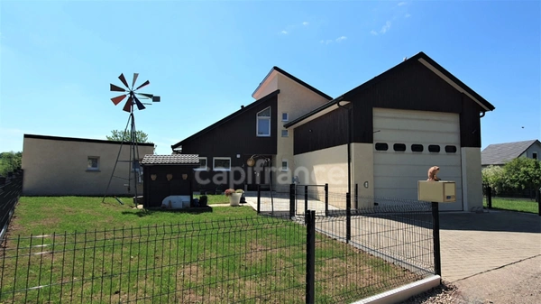 Propriété avec maison 5 pièces  - piscine - hangar pour bateau et place de port - CORRE (70)