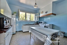 Maison mitoyenne T5/T6-130 m²-Terrain 1150m²