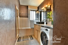 Appartement T3 lumineux avec balcons d'environ 67 m²