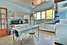 Maison mitoyenne T5/T6-130 m²-Terrain 1150m²