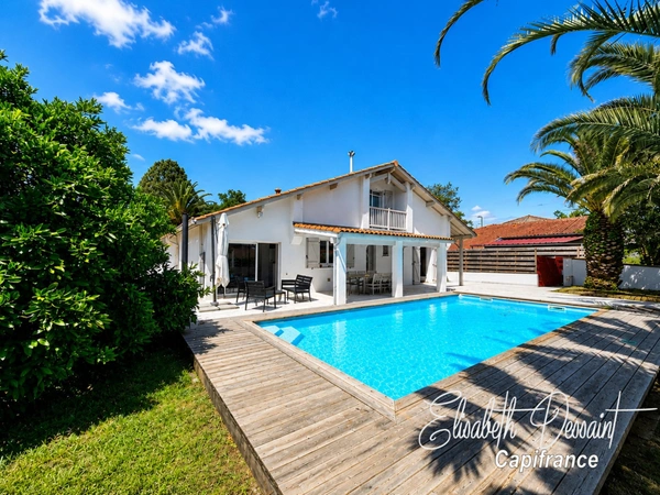ONDRES – Villa familiale de style basco-landais avec piscine 