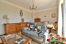 Maison mitoyenne T5/T6-130 m²-Terrain 1150m²