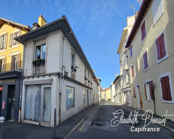 Exclusivité Centre de Biarritz : Maison de ville de 62 m² à rénover