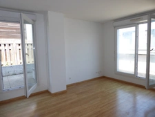Chartres agglomération bel appartement  3 chambres Terrasse triple exposition de 60m2.