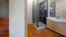 TOURVES – HOUSE TO RENOVATE 151 M² – 5 BEDROOMS – GARAGE 60 M² – LAND 1,210 M² – SOLAR PANELS