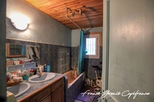Life annuity house for sale with occupancy rights in SIGNES (83)