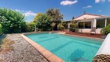 Garéoult – Maison de plain-pied 167m² utiles avec studio indépendant, piscine, double garage de 35 m², terrain arboré