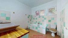 TOURVES – HOUSE TO RENOVATE 151 M² – 5 BEDROOMS – GARAGE 60 M² – LAND 1,210 M² – SOLAR PANELS