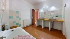 TOURVES – HOUSE TO RENOVATE 151 M² – 5 BEDROOMS – GARAGE 60 M² – LAND 1,210 M² – SOLAR PANELS