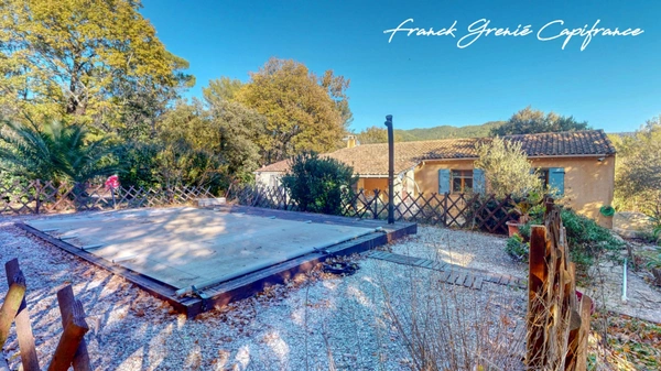 Maison à vendre 5 pièces LA ROQUEBRUSSANNE (83)