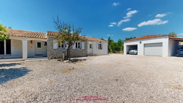 Garéoult – Maison de plain-pied 167m² utiles avec studio indépendant, piscine, double garage de 35 m², terrain arboré