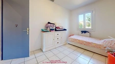 Garéoult – Maison de plain-pied 167m² utiles avec studio indépendant, piscine, double garage de 35 m², terrain arboré