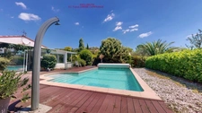 Garéoult – Maison de plain-pied 167m² utiles avec studio indépendant, piscine, double garage de 35 m², terrain arboré