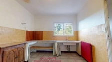 TOURVES – HOUSE TO RENOVATE 151 M² – 5 BEDROOMS – GARAGE 60 M² – LAND 1,210 M² – SOLAR PANELS