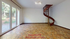 TOURVES – HOUSE TO RENOVATE 151 M² – 5 BEDROOMS – GARAGE 60 M² – LAND 1,210 M² – SOLAR PANELS