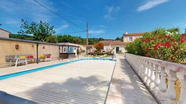 Maison à vendre 5 pièces GAREOULT (83)