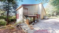 TOURVES – HOUSE TO RENOVATE 151 M² – 5 BEDROOMS – GARAGE 60 M² – LAND 1,210 M² – SOLAR PANELS