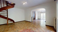 TOURVES – MAISON À RÉNOVER 151 M² – 5 CHAMBRES – GARAGE 60 M² – TERRAIN 1 210 M² – PANNEAUX SOLAIRES