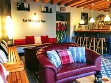 Puy de dôme – France- proche Issoire (63500) -A vendre hôtel de charme haut de gamme  – Spa - Table d’hôtes – Bar à Whisky