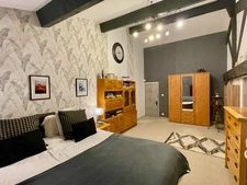 Puy de Dôme (63) -Maison d’Hôtes de Charme & Spa – Opportunité Rare en Auvergne