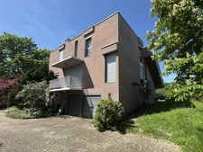 A vendre immeuble professionnel 360 m2 sur 1363 M3 de terrain clos et arboré  à CLERMONT FERRAND (63)