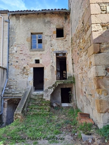 Batisse de caractère en pierre à rénover  SAUVAGNAT SAINTE MARTHE (63)
