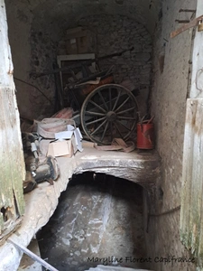 Batisse de caractère en pierre à rénover  SAUVAGNAT SAINTE MARTHE (63)