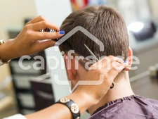 Puy de Dome CHABRELOCHE (63): A vendre salon de coiffure Homme et  Femme