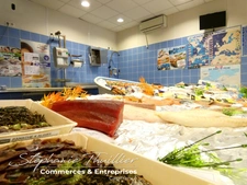 Fonds de commerce poissonnerie, cave à vin, épicerie fine à vendre à proximité de Saint-Maximin