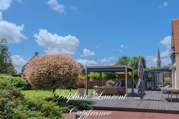 EN EXCLUSIVITÉ – PETIVILLE – PROPRIÉTÉ DE 262 M² SUR 2 443 M² DE TERRAIN – À 7 MINUTES DES PLAGES