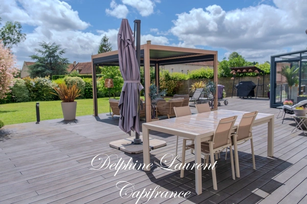 EN EXCLUSIVITÉ – PETIVILLE – PROPRIÉTÉ DE 262 M² SUR 2 443 M² DE TERRAIN – À 7 MINUTES DES PLAGES