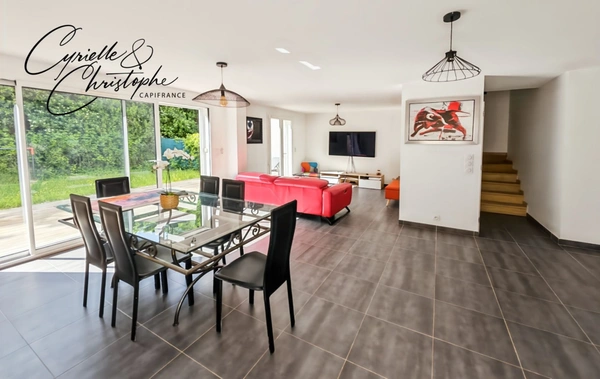 Dpt Hérault (34), à vendre à GIGNAC, maison T5 105m² sur terrain de 300m²