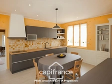 Rare à Pierre-de-Bresse – A vendre Maison familiale de 9 pièces avec piscine sur plus de 7 000 m² de terrain