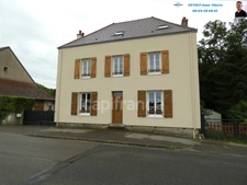 Élégante Maison Bourgeoise au Cœur de Pierre-de-Bresse