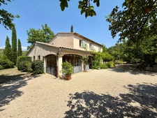 ROGNES (13) Élégante propriété Provençale de 170 m2 avec piscine et garage terrain de 5220 m2  