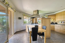 Propriété d’exception de 290 m2 au cœur de la Vallée des Baux-de-Provence sur 25 hectares 7 pièces MOULES (13)