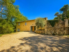 Mas du XVIIIe siècle de 210 m2, piscine, jardin de 6400 m2  OPPEDE (84)