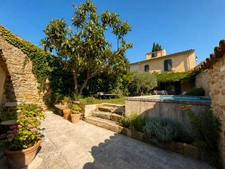 Maison de village à vendre 4 pièces 100 m2 , jardin, bassin de nage, garage PUYVERT  (84)