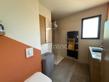 Recently built 4-room house for sale, 98 m2, swimming pool, garage on 421 m2 in PERTUIS (84)