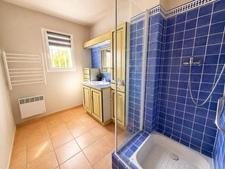 Maison à vendre 6 pièces 130 m2, dépendance, piscine, jardin  LAURIS (84)