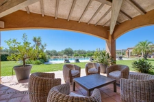 Propriété d’exception de 290 m2 au cœur de la Vallée des Baux-de-Provence sur 25 hectares 7 pièces MOULES (13)