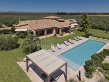 Exceptional property of 290 m2 in the heart of the Vallée des Baux-de-Provence – 25 hectare olive-growing estate for sale 7 rooms MOULES (13)
