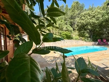 Maison à vendre 5 pièces 177 m2, un T2, un T1 sur 8130 m2 garage et piscine  LAURIS (84)