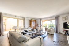 Propriété d’exception de 290 m2 au cœur de la Vallée des Baux-de-Provence sur 25 hectares 7 pièces MOULES (13)