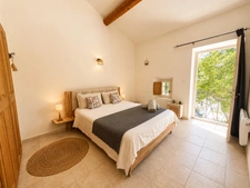 Mas du XVIIIe siècle de 210 m2, piscine, jardin de 6400 m2  OPPEDE (84)