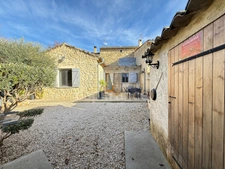 Maison de village de plain-pied avec jardin PUGET (84)