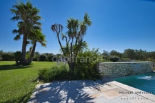 Propriété d’exception de 290 m2 au cœur de la Vallée des Baux-de-Provence sur 25 hectares 7 pièces MOULES (13)