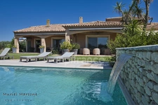Exceptional property of 290 m2 in the heart of the Vallée des Baux-de-Provence – 25 hectare olive-growing estate for sale 7 rooms MOULES (13)