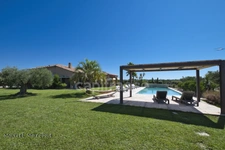 Exceptional property of 290 m2 in the heart of the Vallée des Baux-de-Provence – 25 hectare olive-growing estate for sale 7 rooms MOULES (13)